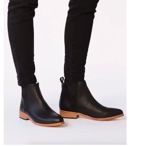 Nisolo Everyday Chelsea Boot Black Leather 10